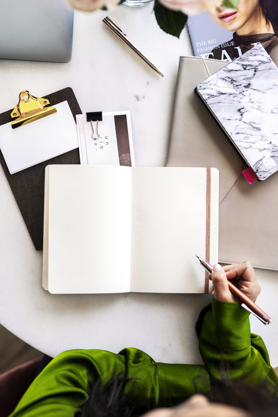 Service de création et rédaction de contenu pour votre site web et blog - Medialogue agence web spécialisé en SEO et SEM situé à Montréal