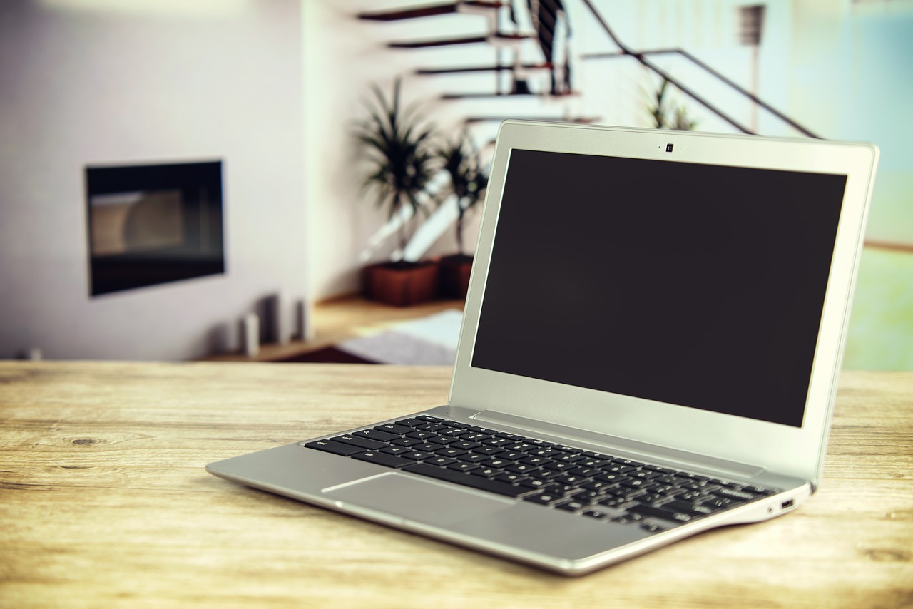 Marketing web et Facebook : Ordinateur Macbook Pro (Journal de bord 7) - Medialogue