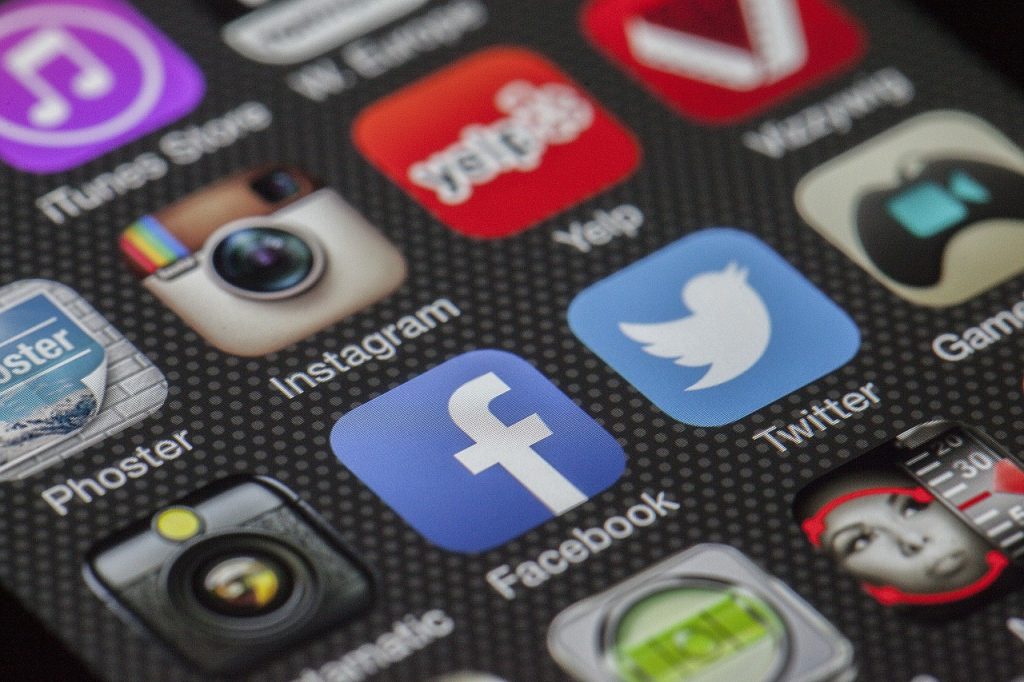 Marketing web et Facebook : Journal de bord sur Facebook - Medialogue
