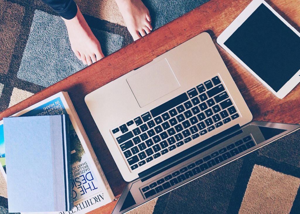 Marketing web et Facebook : Journal de bord sur la gestion d'une page Facebook - Medialogue
